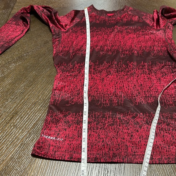 Nike Therma-FIT Women's Long-Sleeve
Thermal Top, Size Medium - Picture 7 of 13